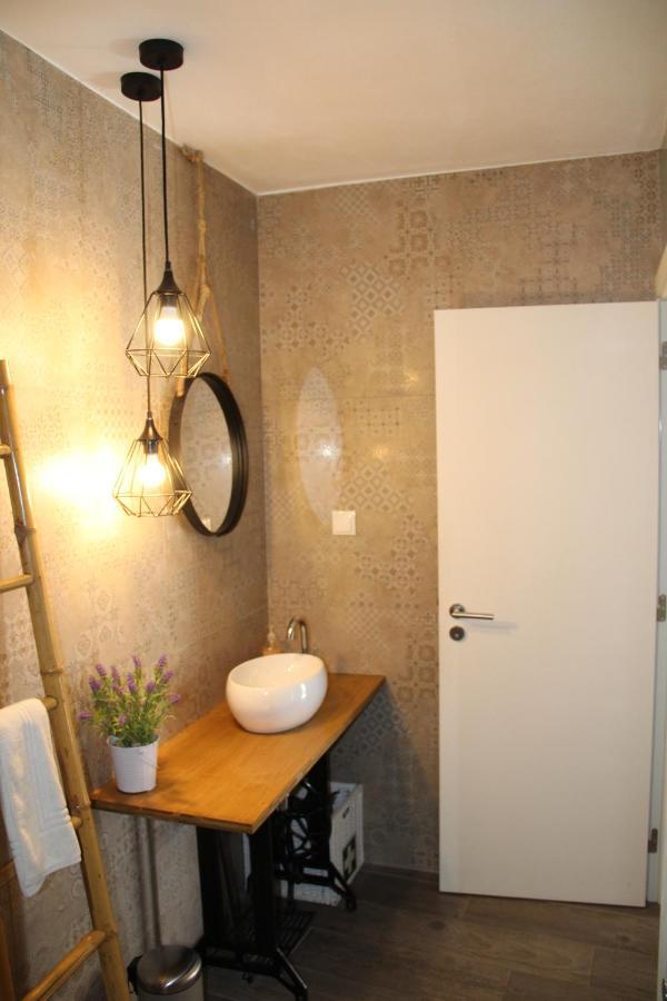 Trendy House Apartment ลากอส ภายนอก รูปภาพ